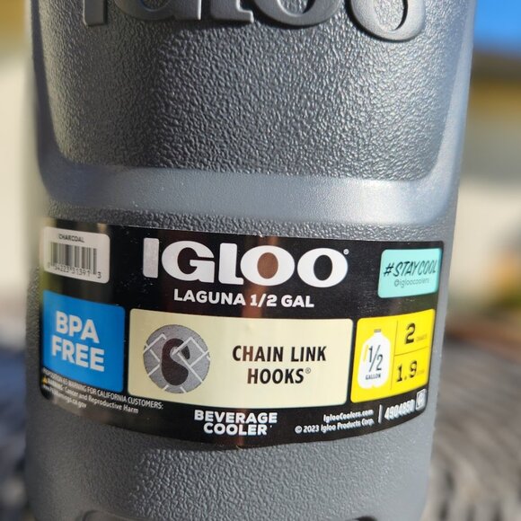 NEW Igloo Half Gallon Tumbler Jug Cooler Beverage Container Thermos 1/2 Gallon S - Picture 2 of 13